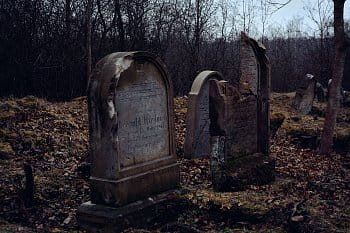 Zapomenutý hřbitov 2