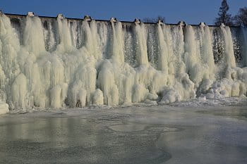 zima na řece Bečvě