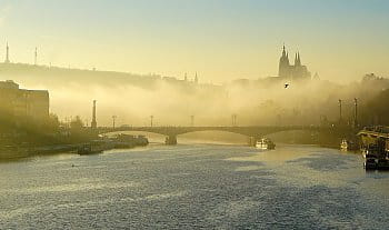 Mlhavý den u Vltavy