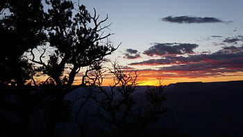 Západ slunce nad Grand Canyonem
