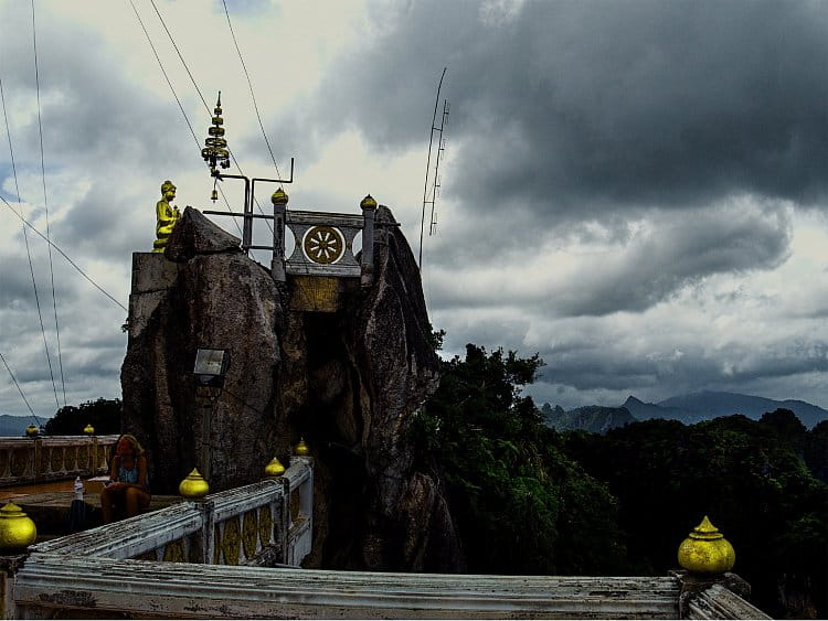 Wat Tham Suea