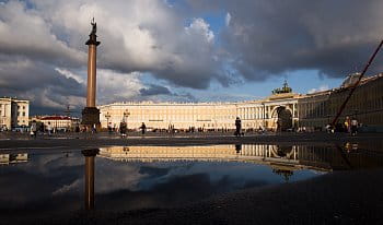 Po dešti, Palácové náměstí, Petrohrad