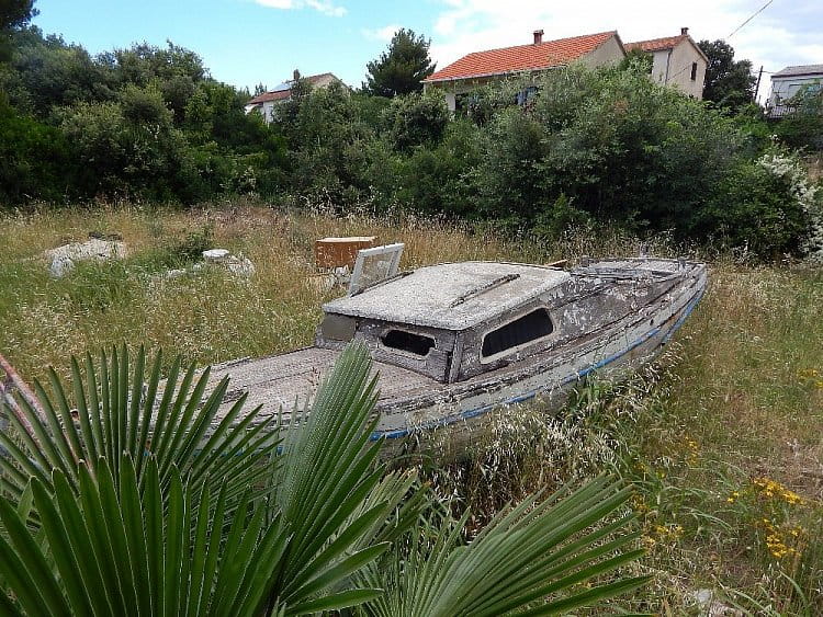 jedna  bárka v důchodu