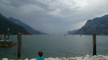 Dívám se dívám na jezero Lago di Garda
