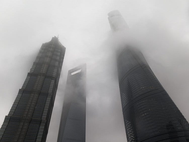 Shanghai tower v mlze
