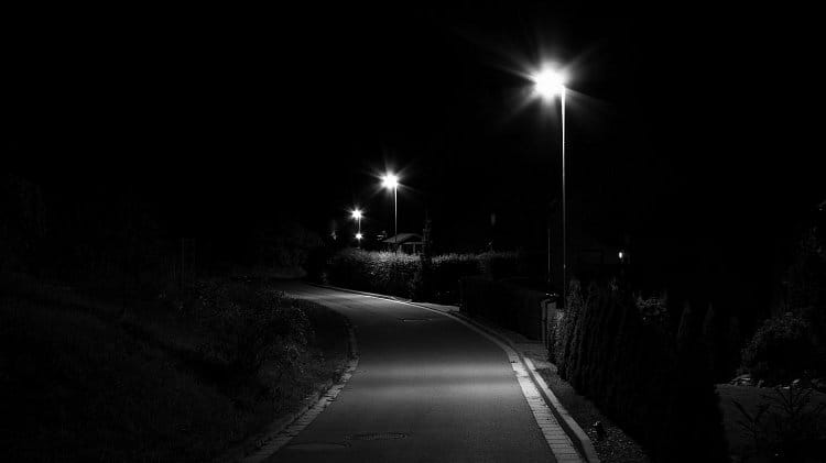 Noc nad ulicí