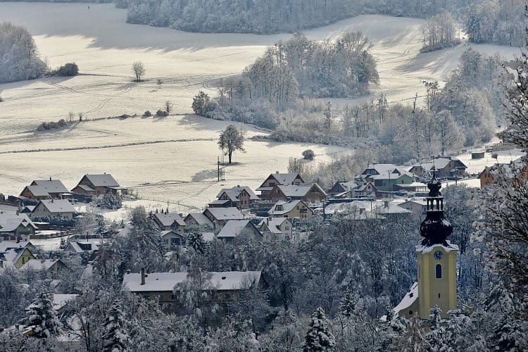 Rožnovské hodiny smutně bijú...