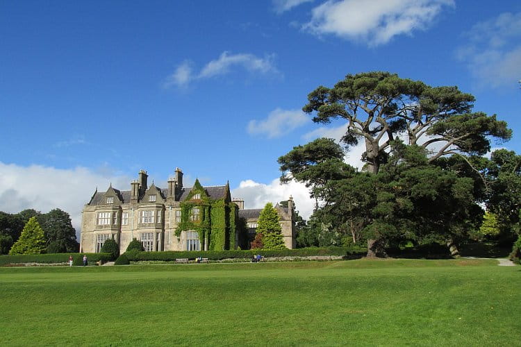 4 - venkovské sídlo Muckross House, Irsko