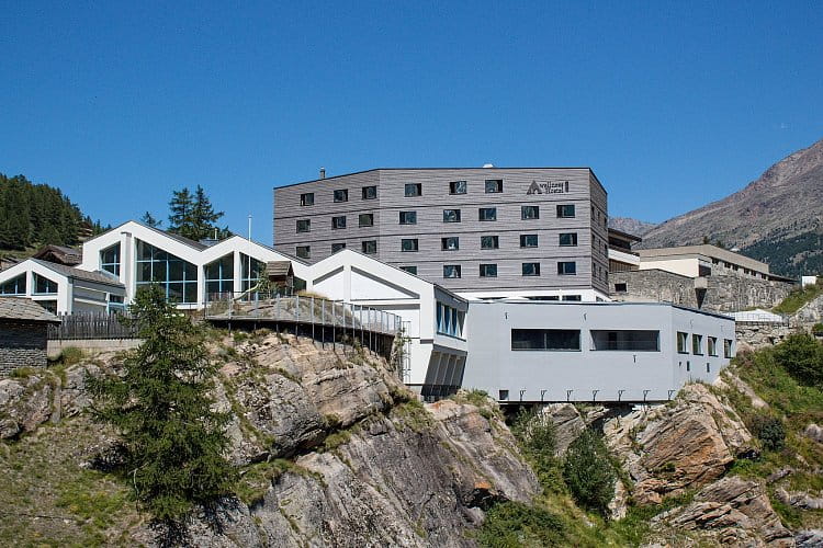 Hotel na skále