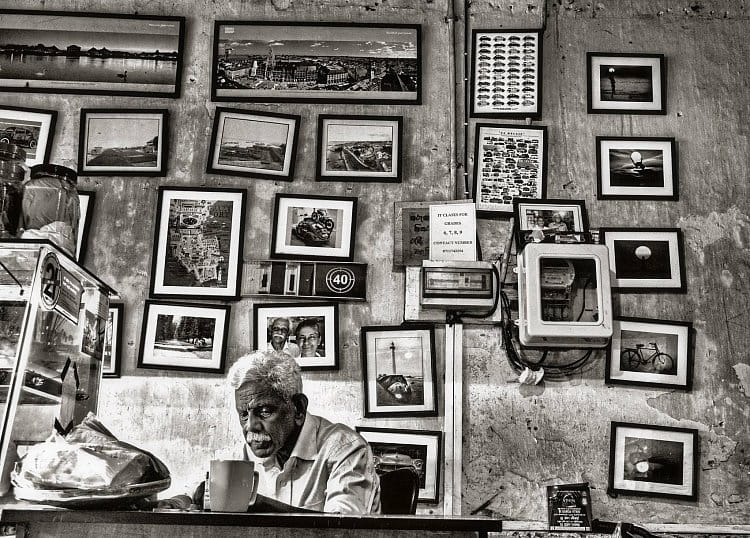 Majitel nejstarší kavárny v Galle /Černobílá Srí lanka/