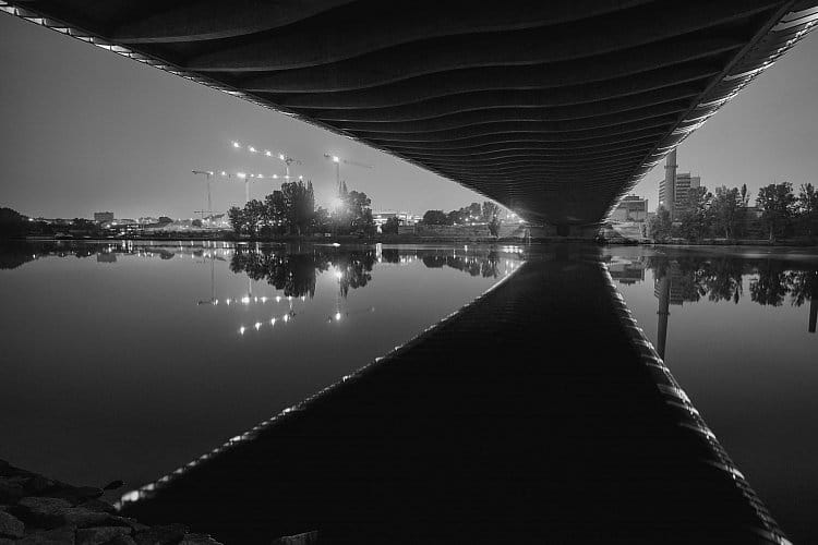 pod trojským mostem