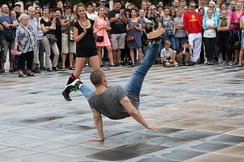 Street performer