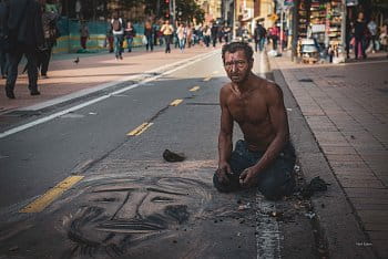 Pouliční umělec z Bogoty