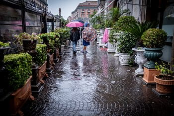 Neapol v dešti