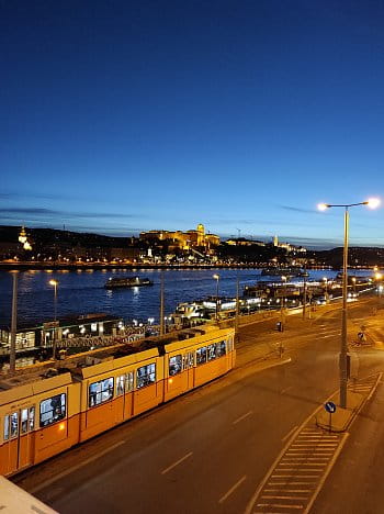 Budapešť zahalená tmou
