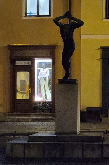 Figurína