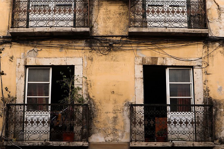 Každé okno má svůj příběh