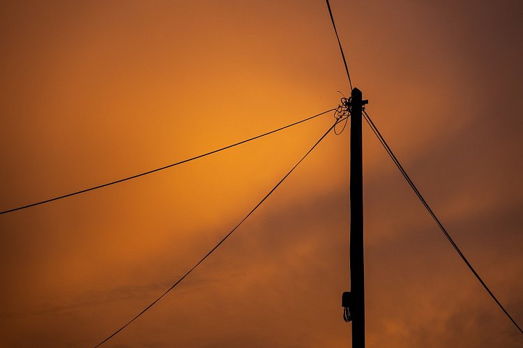 Elektrický sloup na vsi