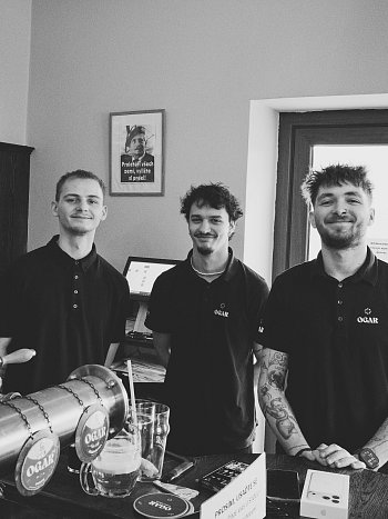 Proleáři všech zemí ....