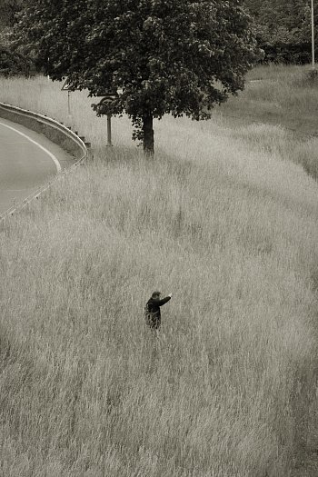 V obklopení neznáma