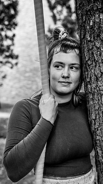 Žena na laně