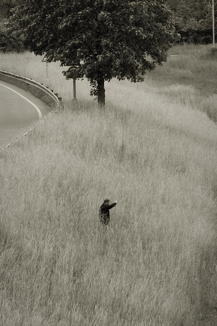 V obklopení neznáma