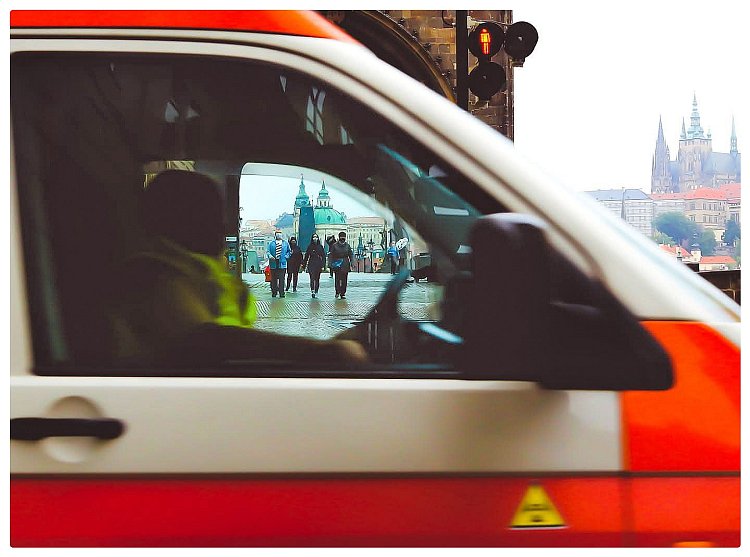 Okénkem na Karlův Most..