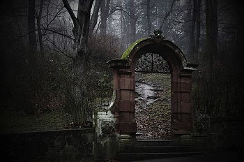 K zámku Baskerville