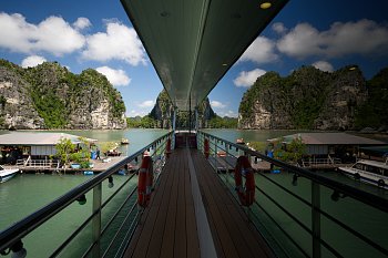 Halong bay a rybářská vesnička