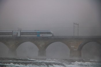 Vlak v mlze